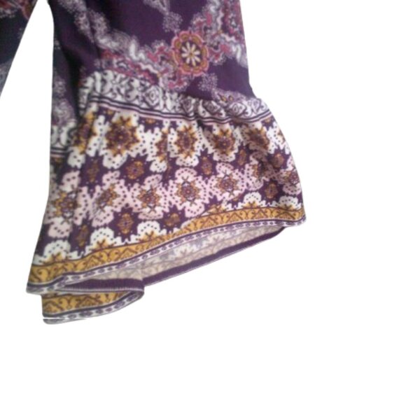 Roz & Ali Size  1X V-neck 3/4  sleeve With Bell Cuff Pullover Top - Picture 7 of 7